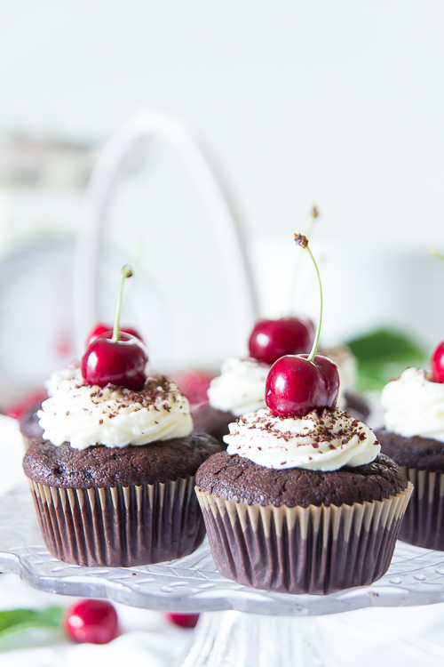 Amalie loves Denmark Schoko-Kirsch-Cupcakes (8 von 14)
