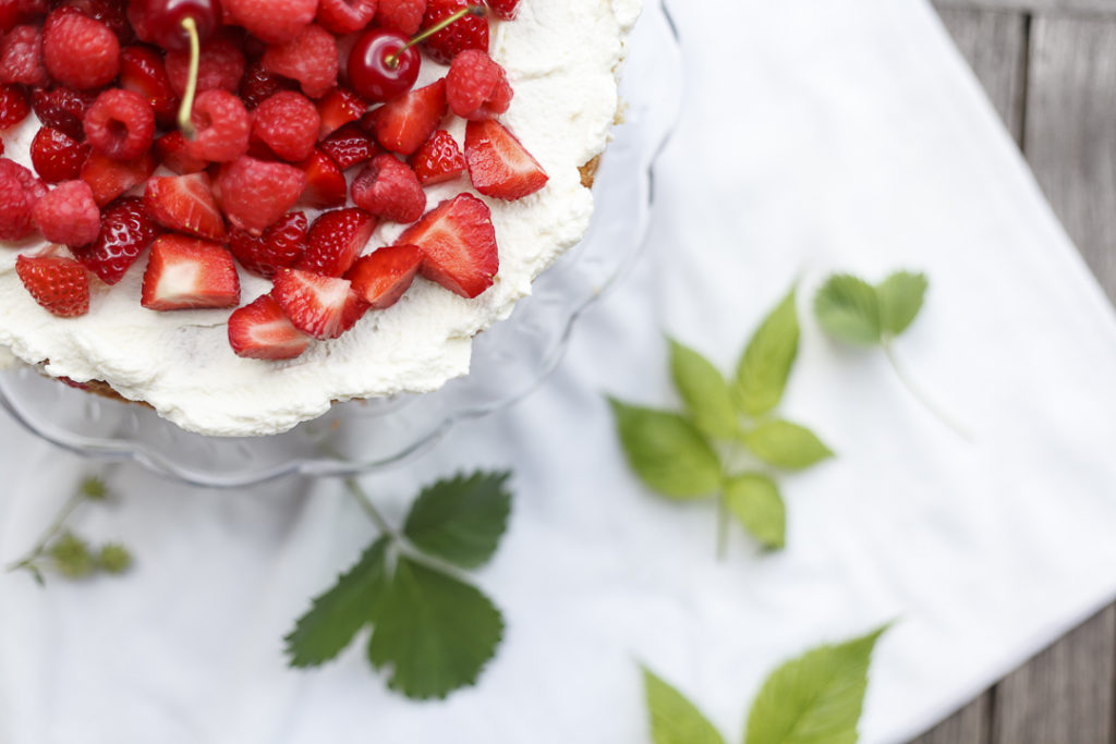 FOOD | Ein dänischer Kuchenklassiker, der Lagkage, mit Erdbeeren ...