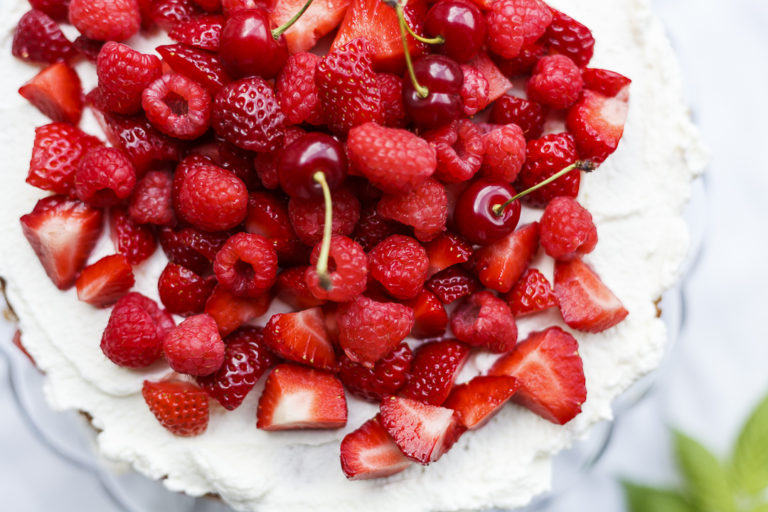 FOOD | Ein dänischer Kuchenklassiker, der Lagkage, mit Erdbeeren ... FOOD | Ein dänischer Kuchenklassiker, der Lagkage, mit Erdbeeren ...